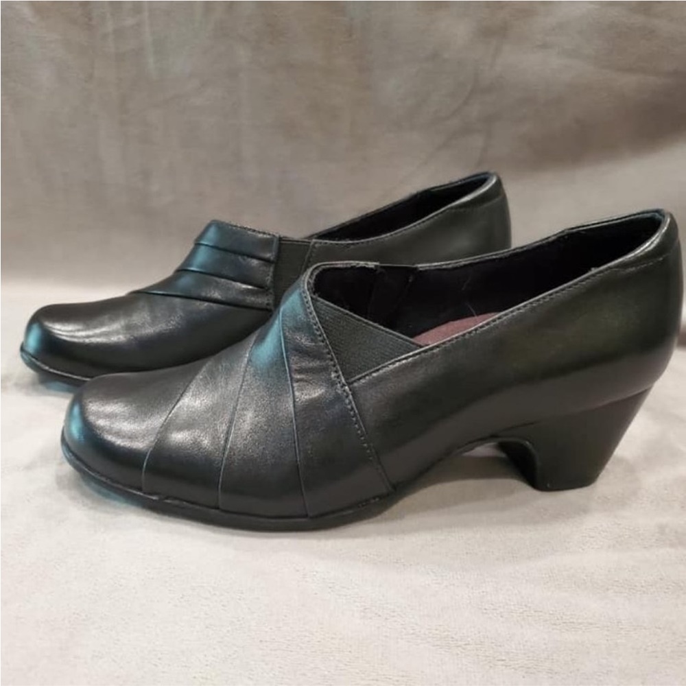 Clark Shoes - Picture 2 of 7
